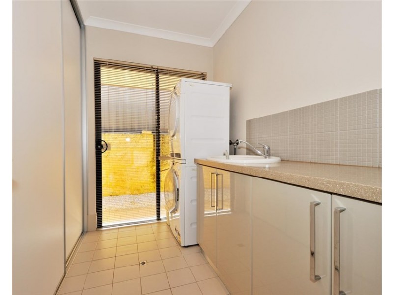 21 Dulegal Way, Aveley WA 6069