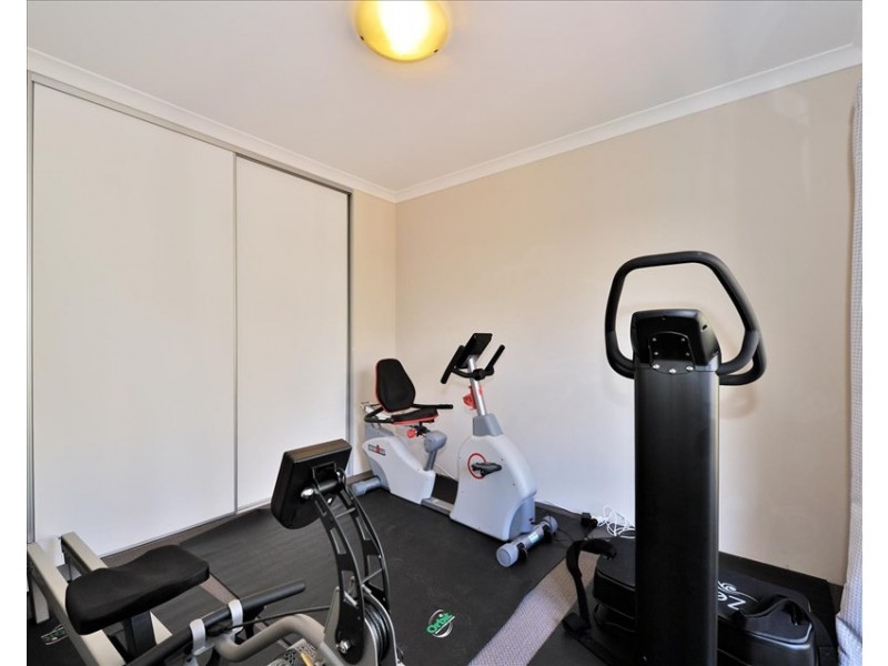 21 Dulegal Way, Aveley WA 6069