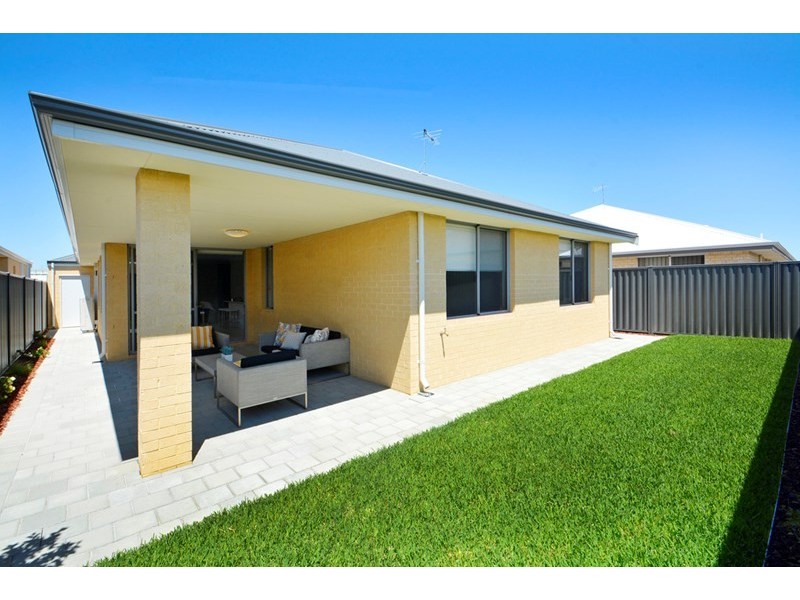 18 Abberton Street, Aveley WA 6069