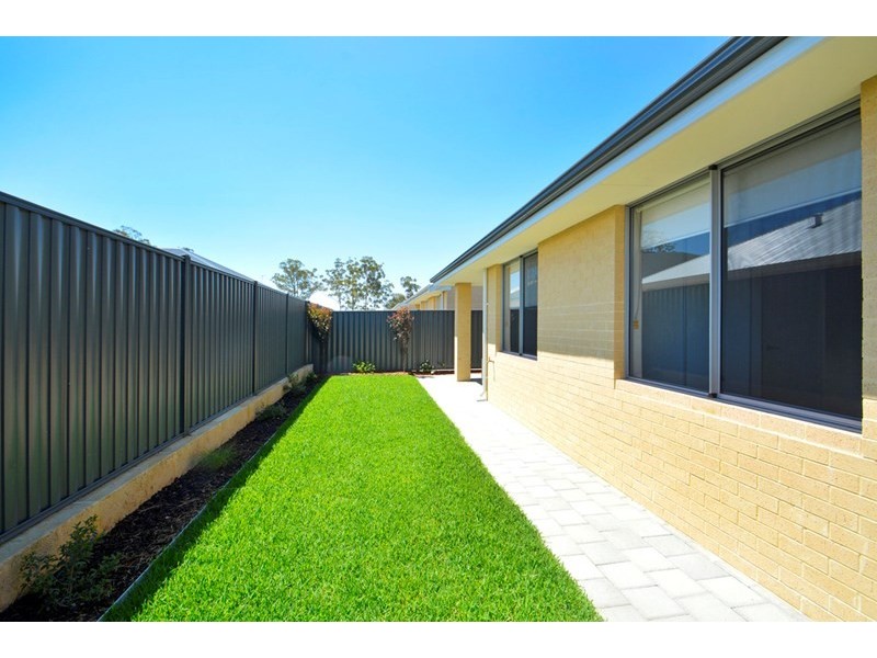 18 Abberton Street, Aveley WA 6069