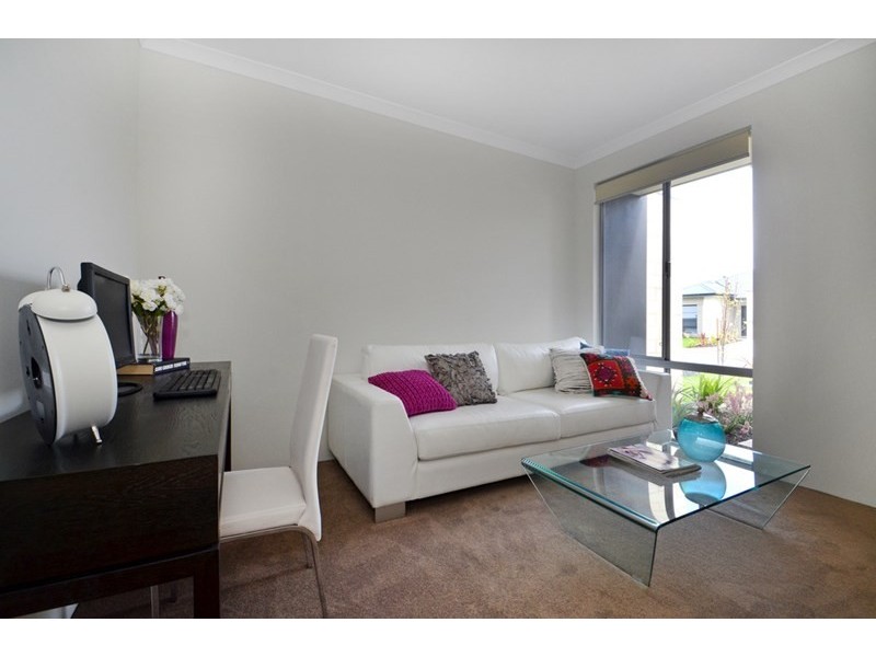 15 Meniscus Street, Aveley WA 6069