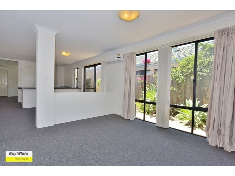 44 Sunray Circle, Ellenbrook WA 6069