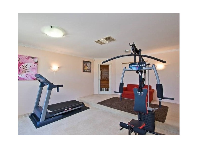 71 San Lorenzo Boulevard, Ellenbrook WA 6069