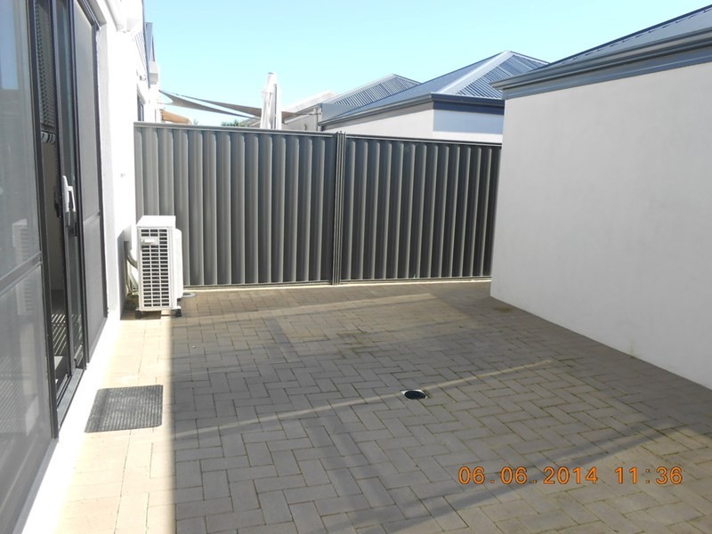 6 Flecker Promenade, Aveley WA 6069