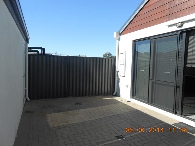 6 Flecker Promenade, Aveley WA 6069