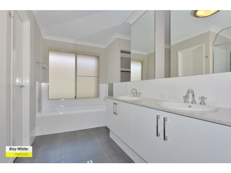 20 Dalmilling Drive, The Vines WA 6069