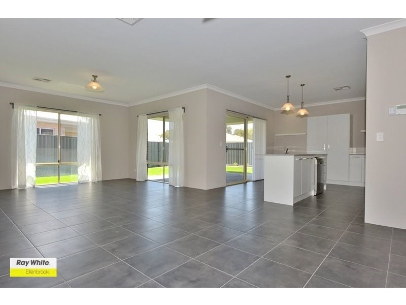 20 Dalmilling Drive, The Vines WA 6069