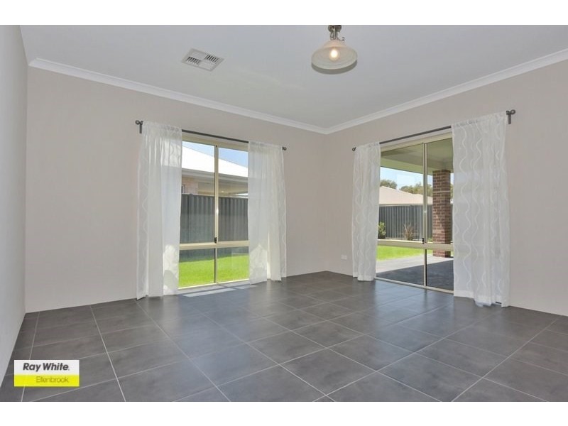 20 Dalmilling Drive, The Vines WA 6069