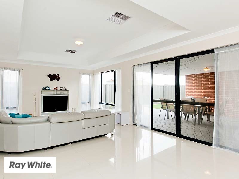 33 Bellazario Prom, Aveley WA 6069