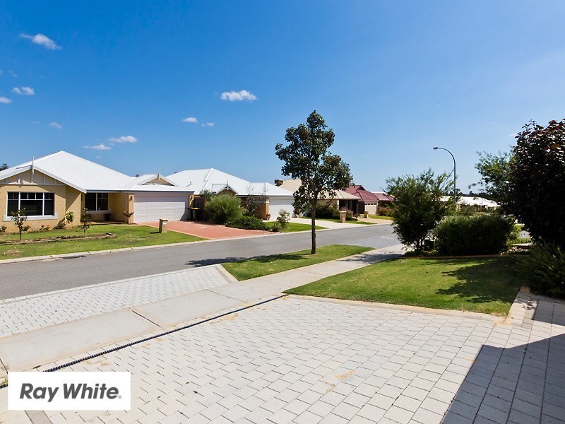 9 Redbank Drive, Ellenbrook WA 6069