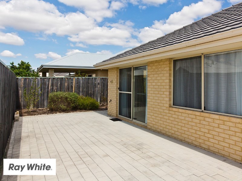 9 Redbank Drive, Ellenbrook WA 6069