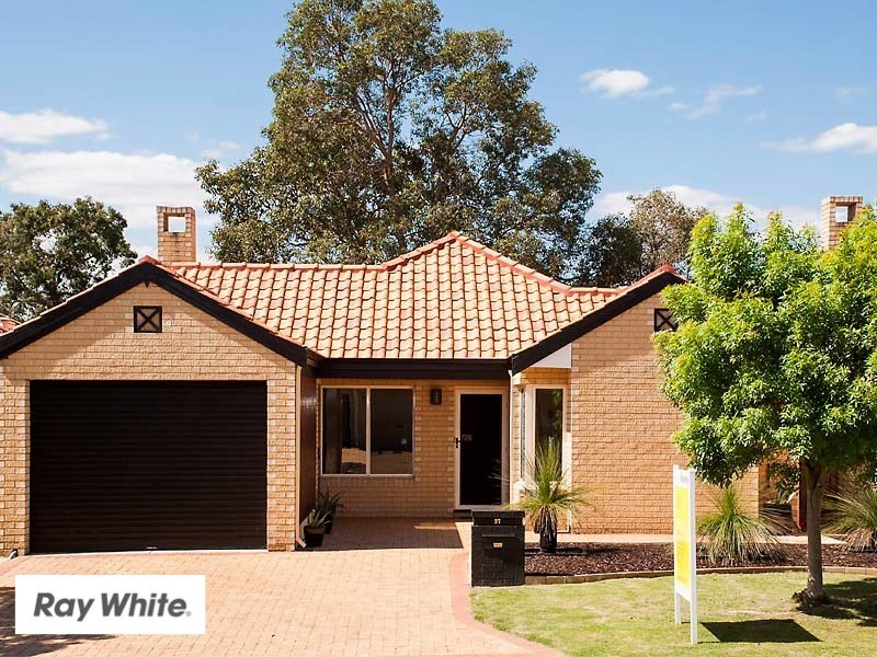 37 Lakefront Circle, The Vines WA 6069