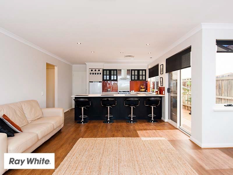 37 Lakefront Circle, The Vines WA 6069