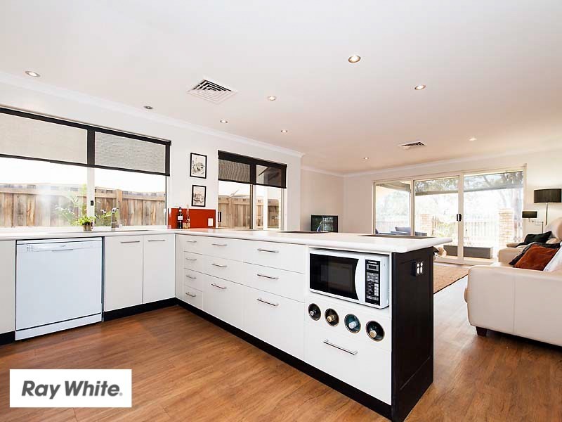 37 Lakefront Circle, The Vines WA 6069