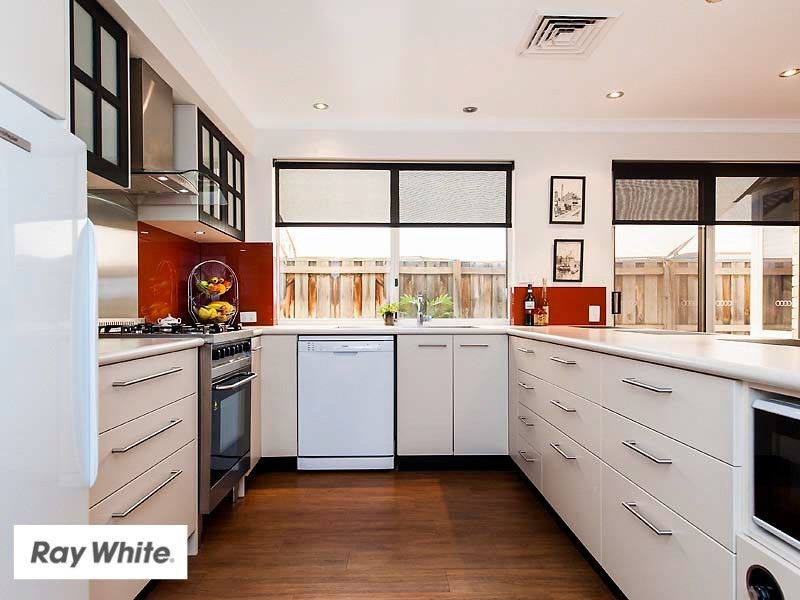 37 Lakefront Circle, The Vines WA 6069