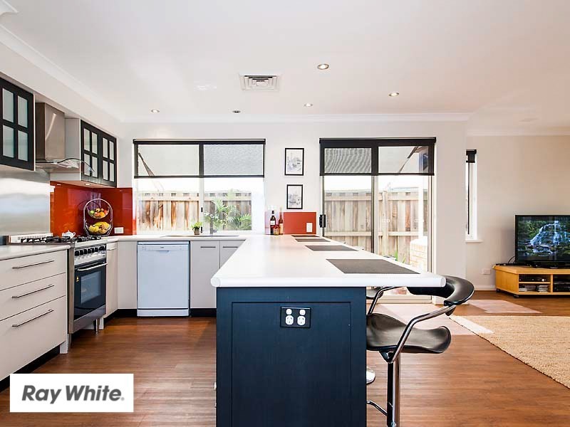 37 Lakefront Circle, The Vines WA 6069