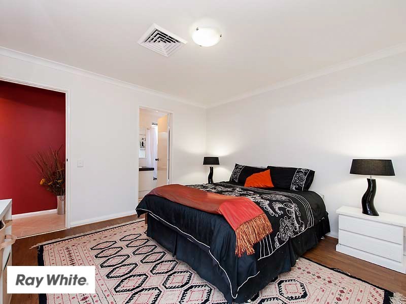 37 Lakefront Circle, The Vines WA 6069