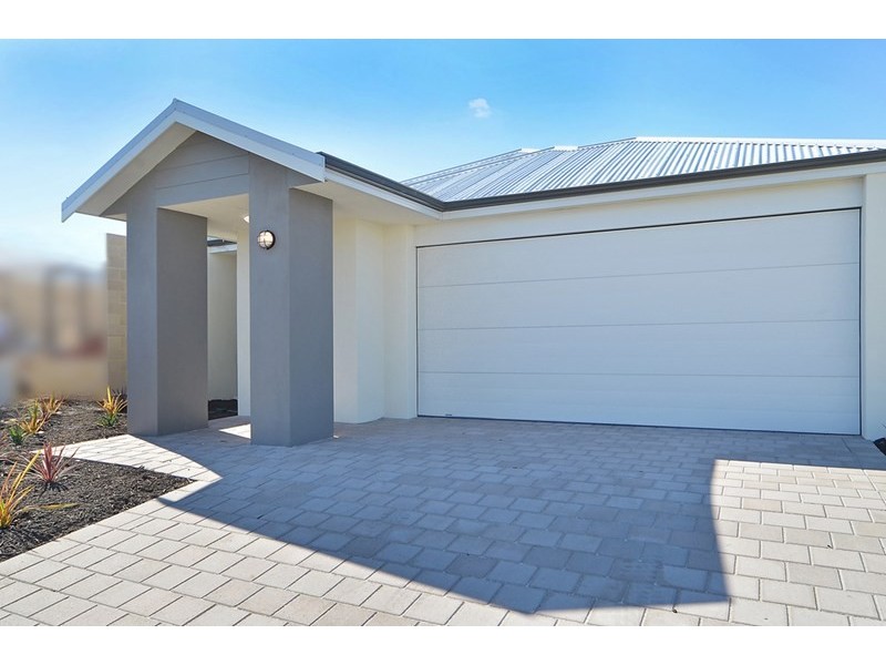 8 Mauve Way, Aveley WA 6069