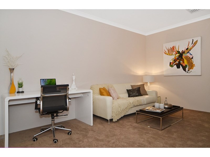 8 Mauve Way, Aveley WA 6069