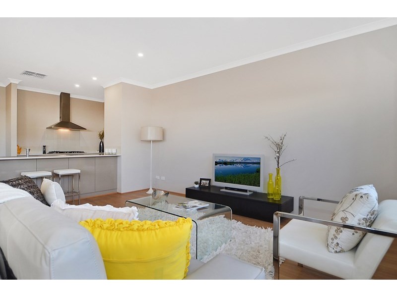 8 Mauve Way, Aveley WA 6069