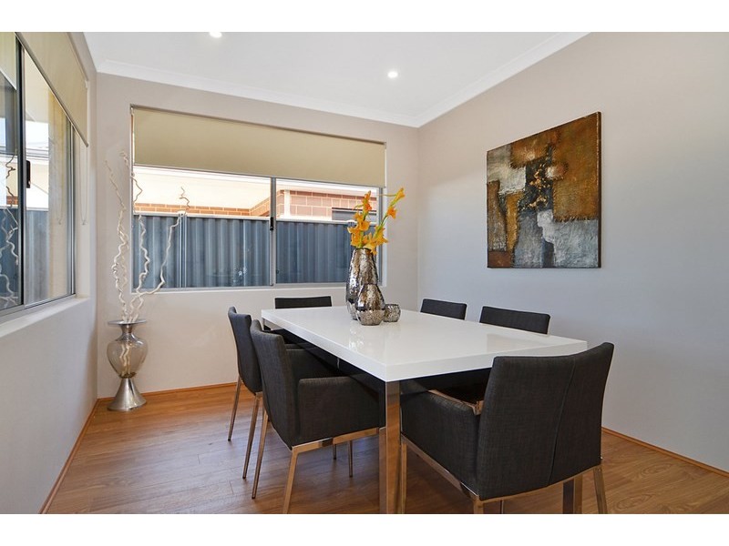 8 Mauve Way, Aveley WA 6069