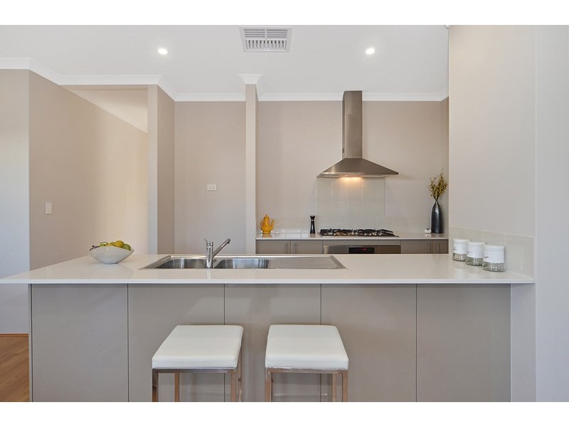 8 Mauve Way, Aveley WA 6069