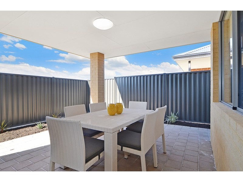 8 Mauve Way, Aveley WA 6069