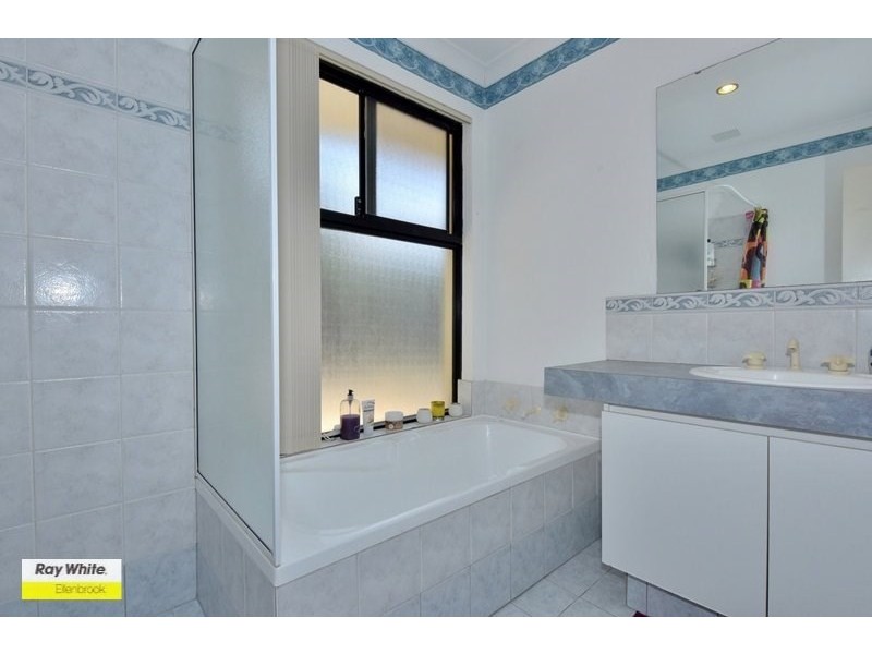 25 St Tropez Vista, Ellenbrook WA 6069