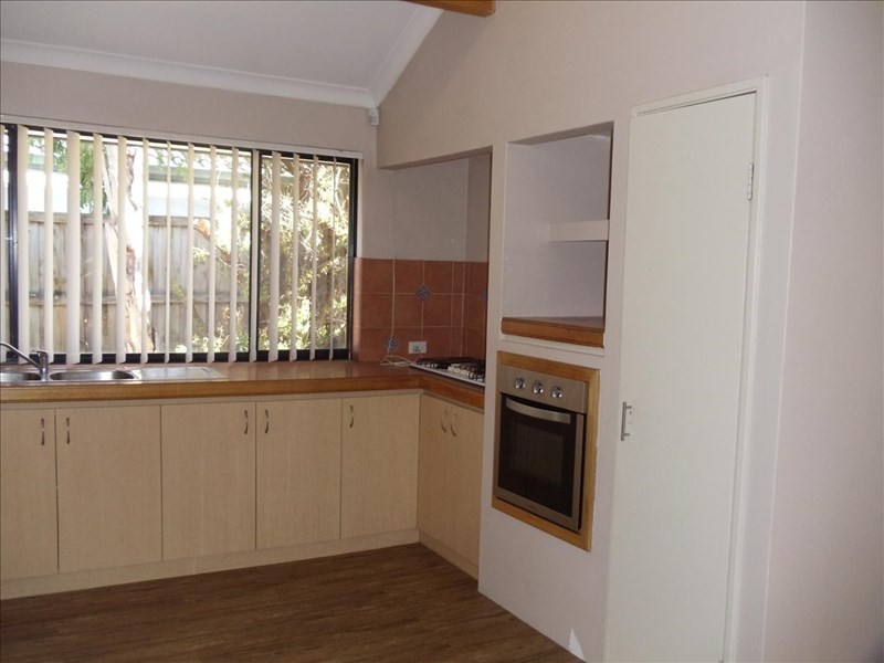 25 St Tropez Vista, Ellenbrook WA 6069