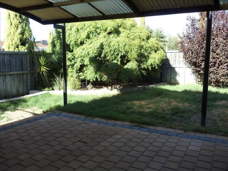 25 St Tropez Vista, Ellenbrook WA 6069