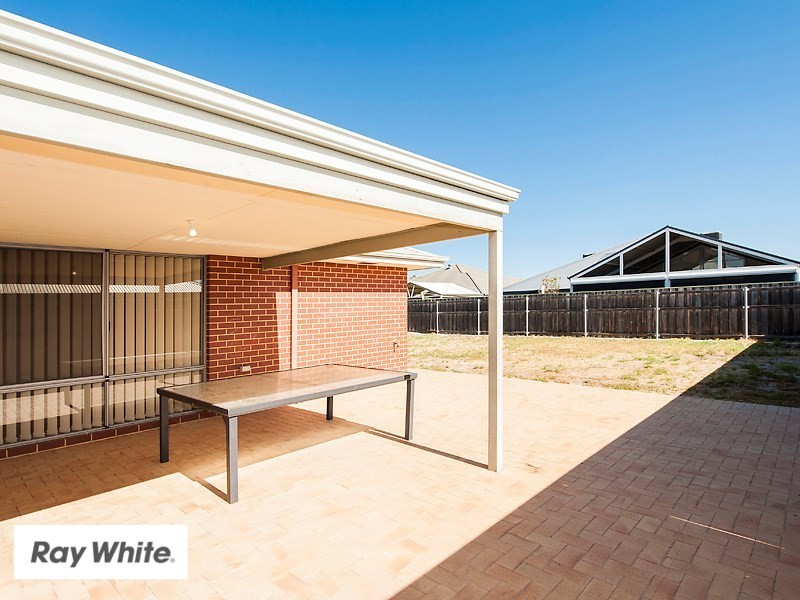 8 Hatfield Road, Ellenbrook WA 6069