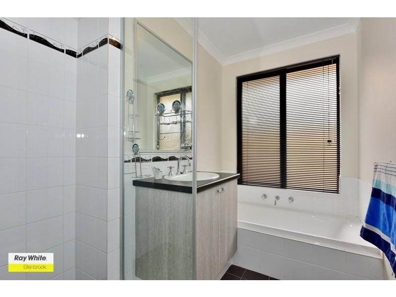 43 Hawthornden Avenue, Ellenbrook WA 6069