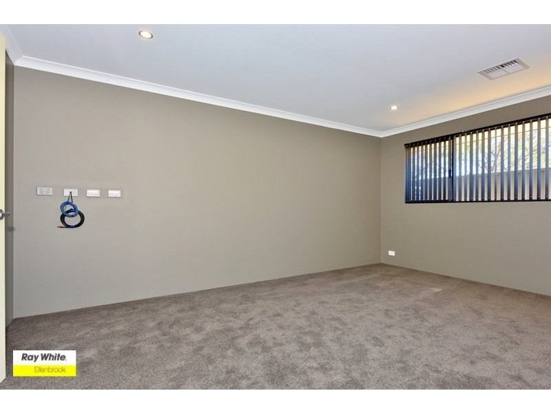 35 Windermere Boulevard, Aveley WA 6069