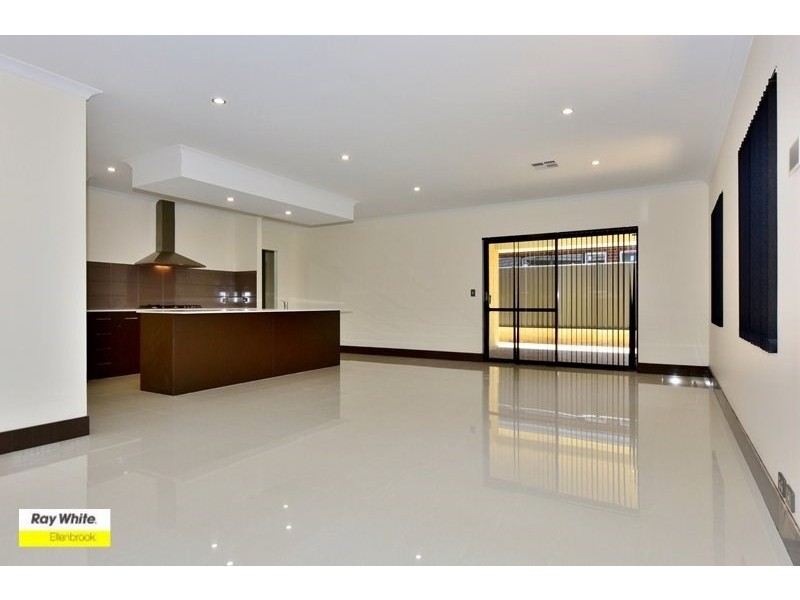 35 Windermere Boulevard, Aveley WA 6069
