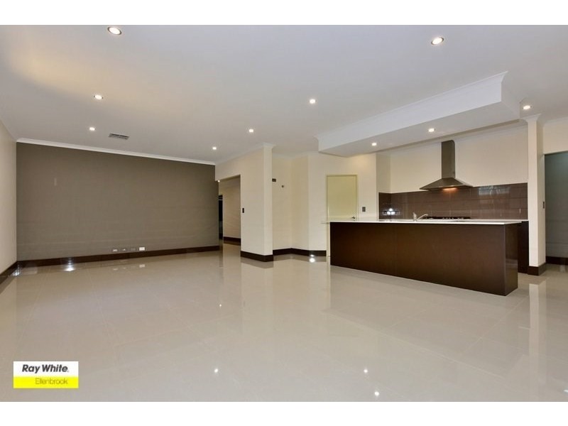 35 Windermere Boulevard, Aveley WA 6069