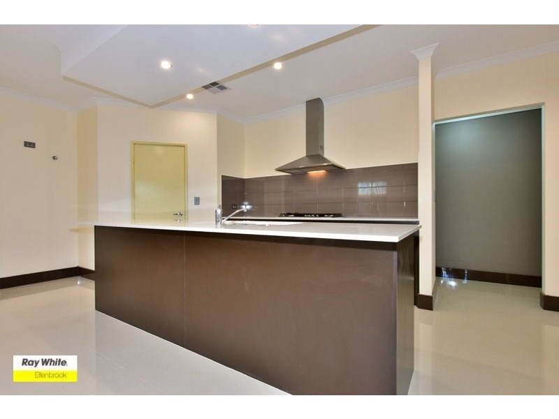 35 Windermere Boulevard, Aveley WA 6069