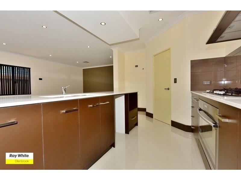 35 Windermere Boulevard, Aveley WA 6069