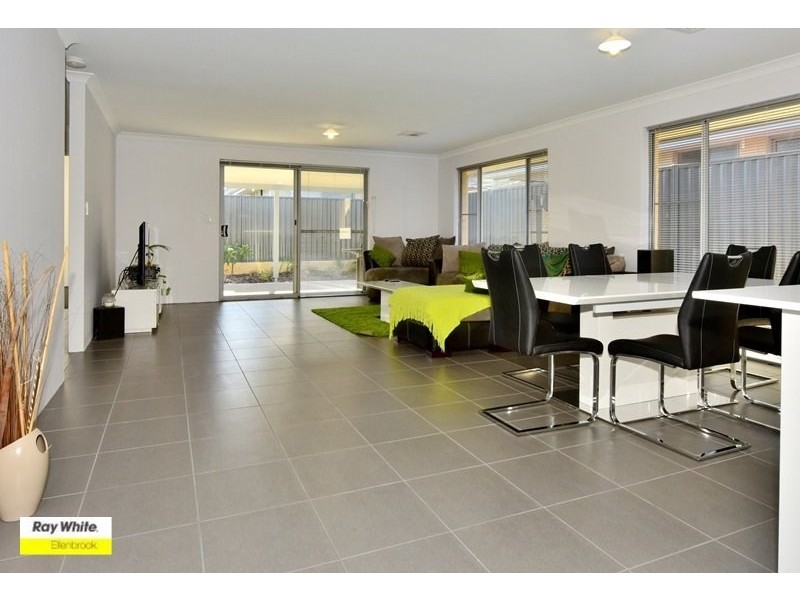 4 Vidalia Drive, Aveley WA 6069