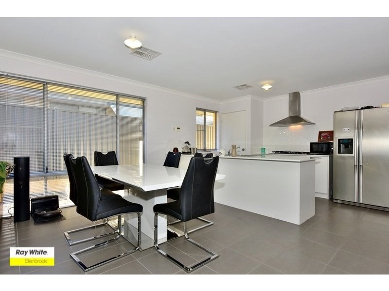 4 Vidalia Drive, Aveley WA 6069