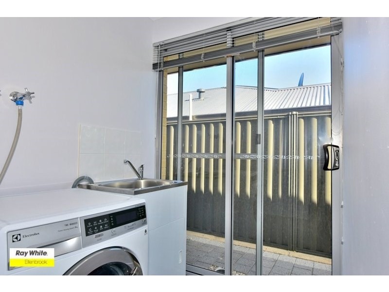 4 Vidalia Drive, Aveley WA 6069