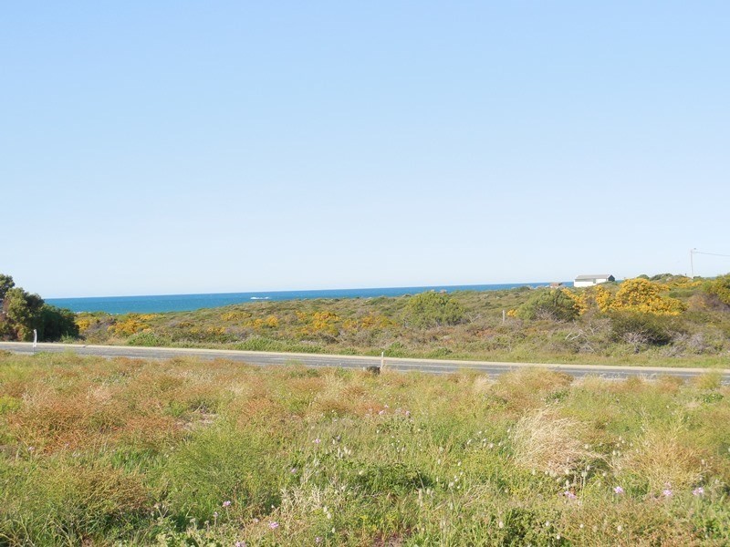 5 Larwood Elbow, Seabird WA 6042