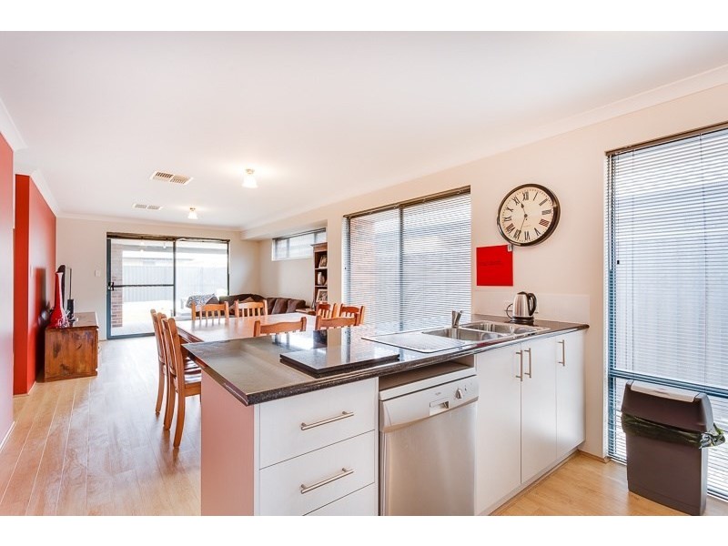 56 Cochrane Loop, Aveley WA 6069