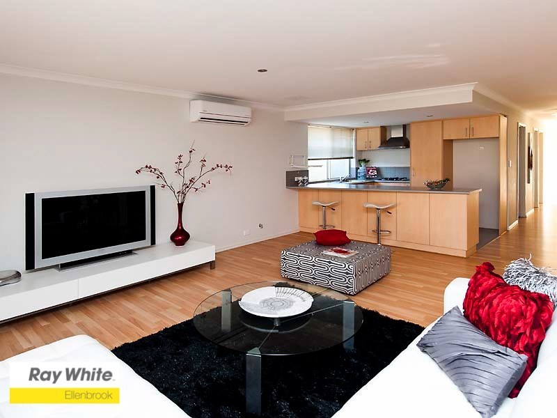 1 Skye Lane, Ellenbrook WA 6069