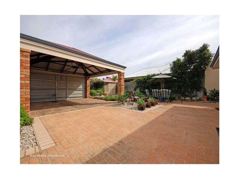 3 Wildflower Circle, Ellenbrook WA 6069