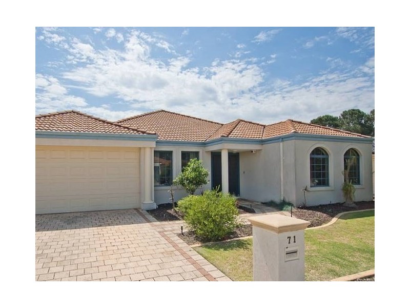 71 San Lorenzo Boulevard, Ellenbrook WA 6069