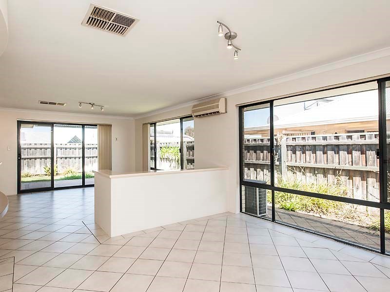 21 Larrawa Circle, Ellenbrook WA 6069