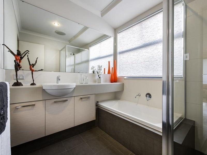 10 Virago Street, Aveley WA 6069