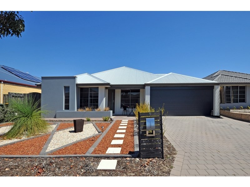 5 Paxton Court, Ellenbrook WA 6069