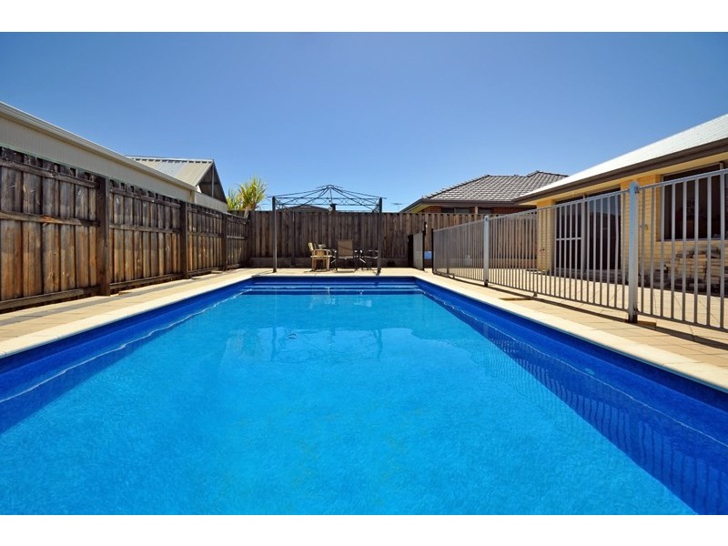 5 Paxton Court, Ellenbrook WA 6069