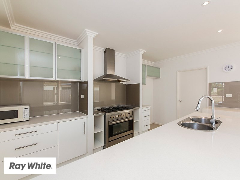 5 Auberge Lane, The Vines WA 6069